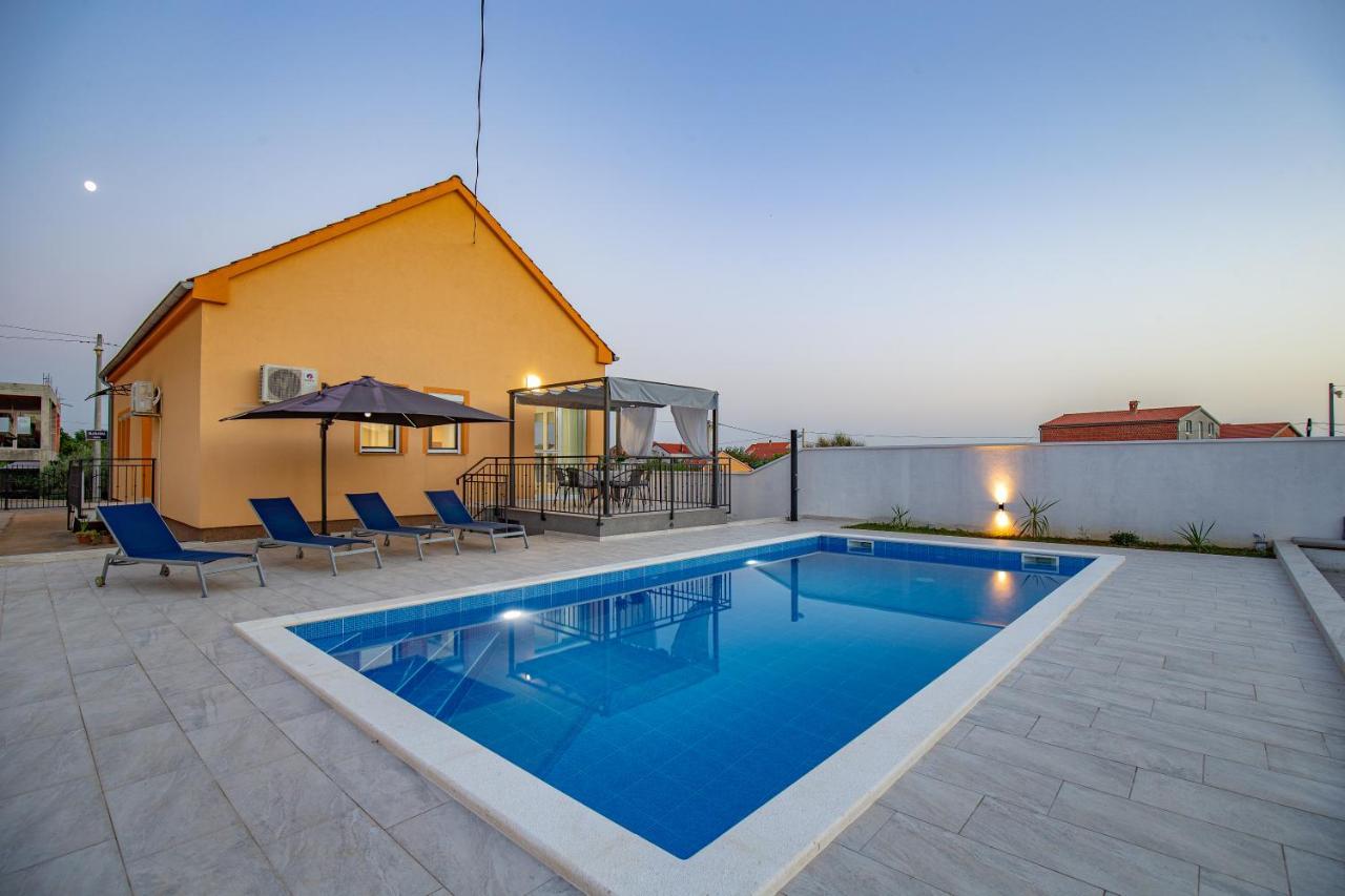Villa Family And Friends Private Heated Pool With Jacuzzi Задар Екстериор снимка