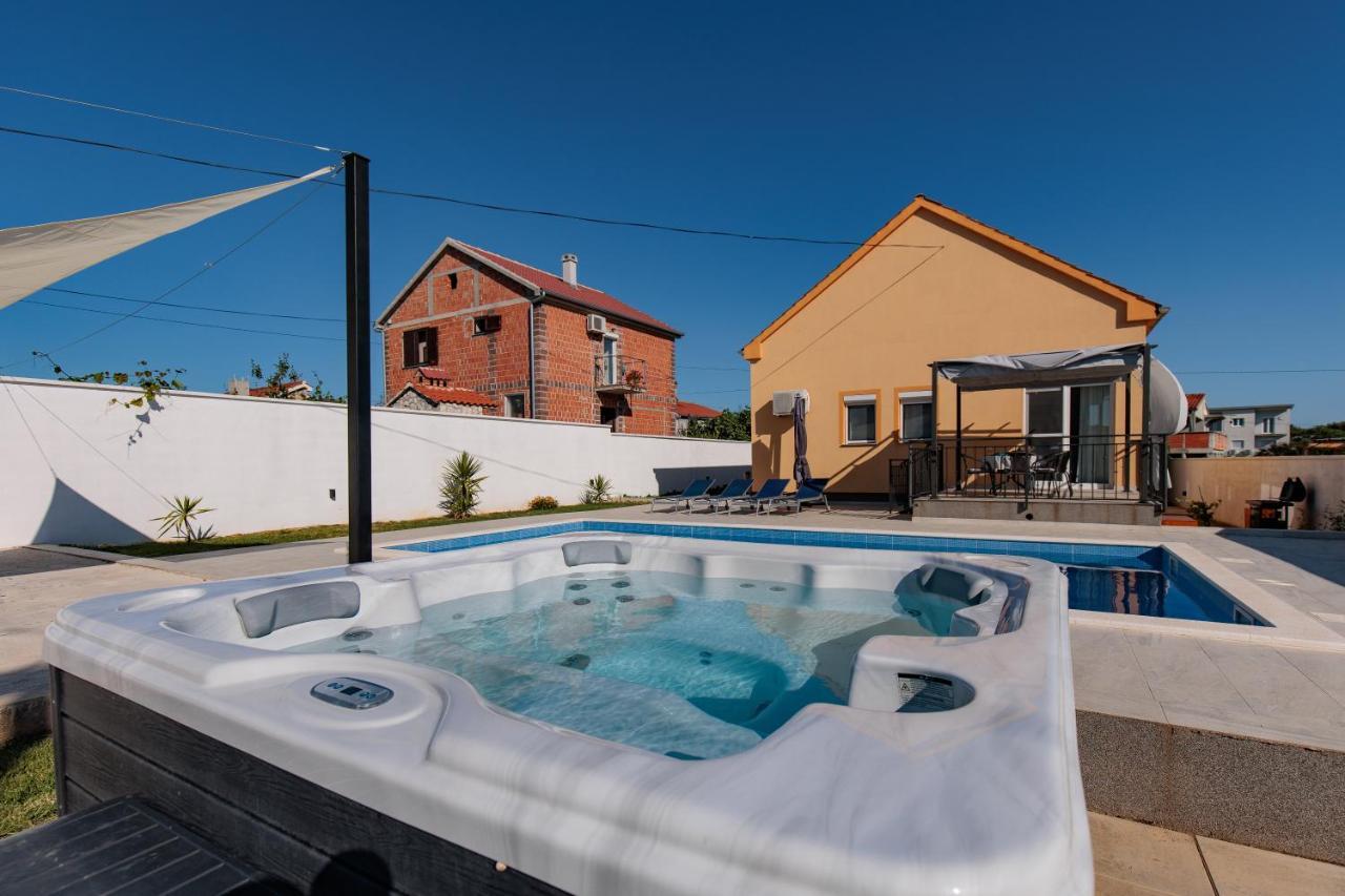 Villa Family And Friends Private Heated Pool With Jacuzzi Задар Екстериор снимка